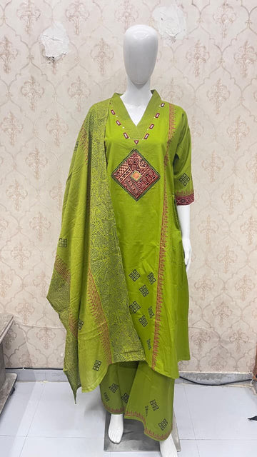 Elegant Printed Kurti Set with Dupatta