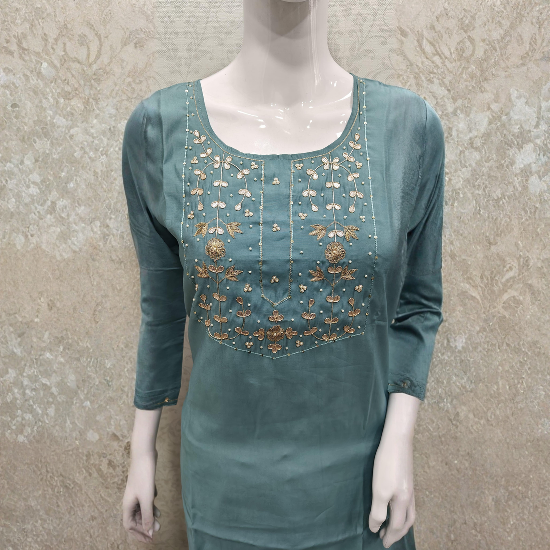 Embroidered Kurti Pant Set with Dupatta (Plus Size)