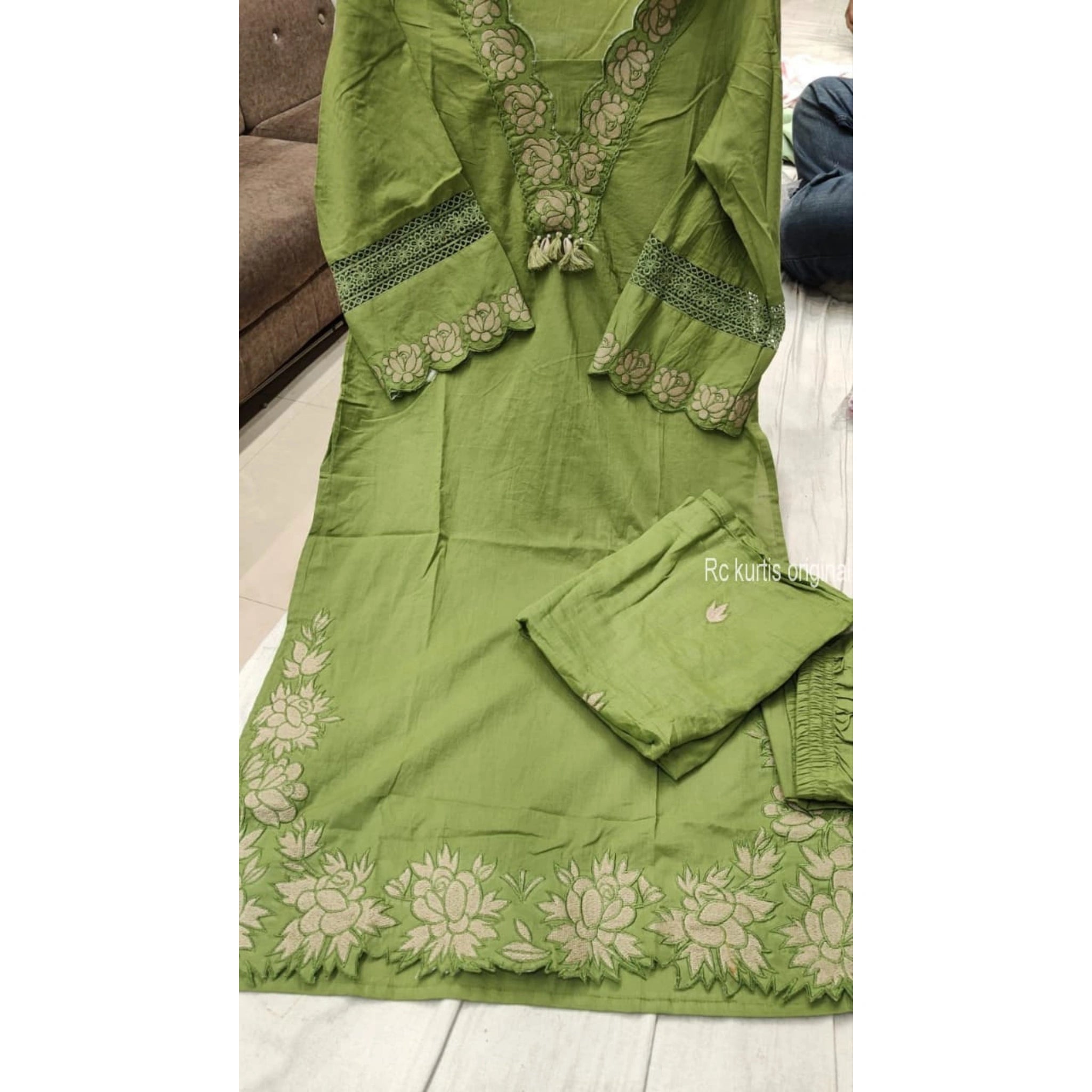 Elegant Green Embroidered Straight Kurta Set with Mul Cotton Dupatta