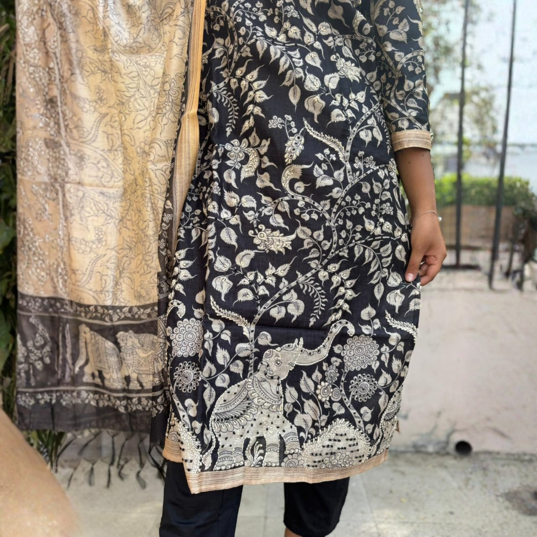 Elegant Floral Print Kurti Set with Dupatta